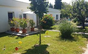 Hóvirág Apartman Balatonberény
